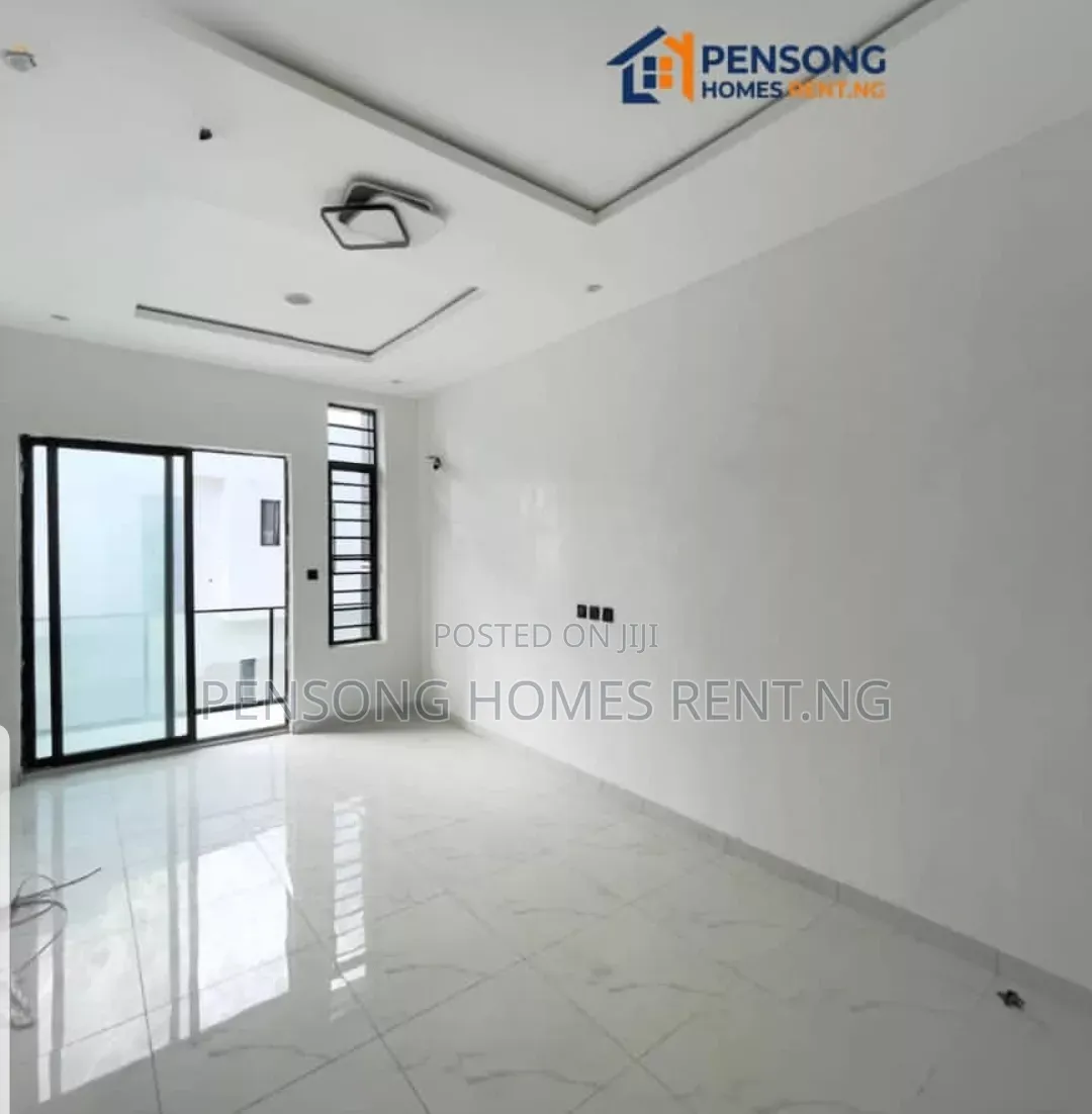 3bdrm Duplex in Chevron Tall Gate for rent