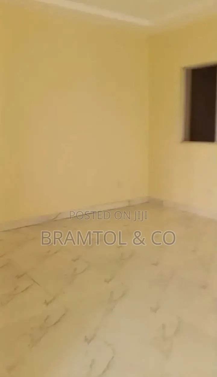 4bdrm Duplex in Zone B for rent