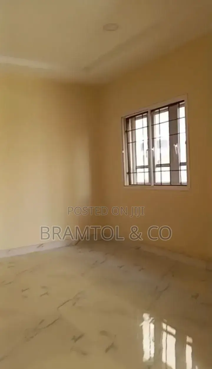 4bdrm Duplex in Zone B for rent