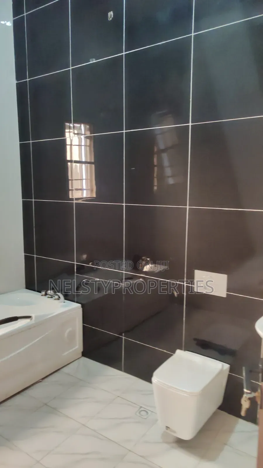 6bdrm Duplex in Efab Metropolis, Gwarinpa for sale