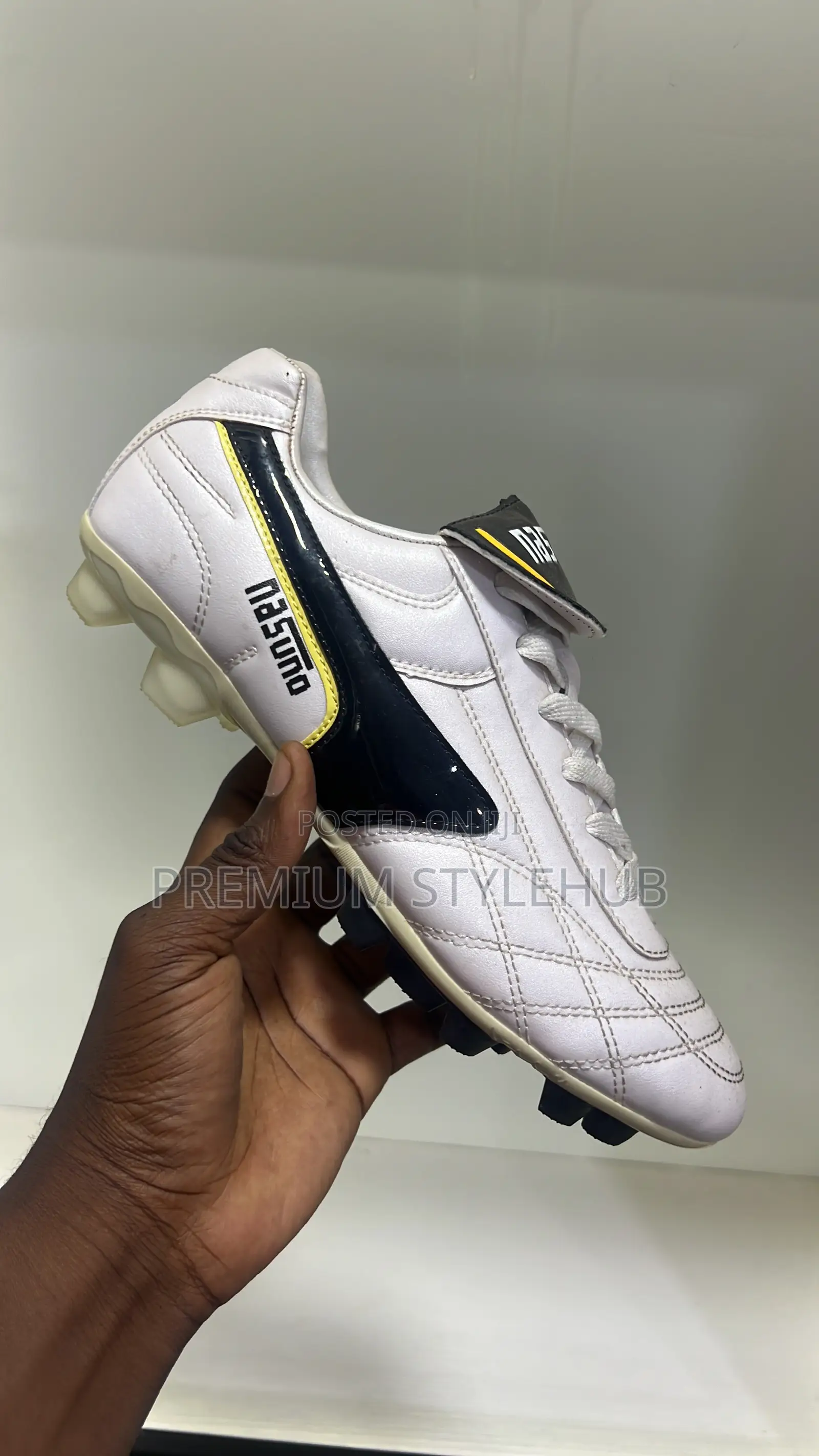 Nasuno White Football Boots