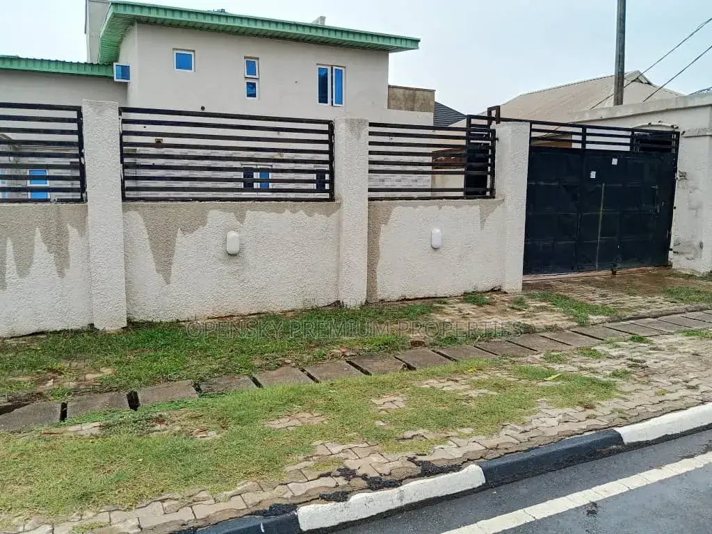6bdrm Duplex in Zone 3 / Wuse for sale