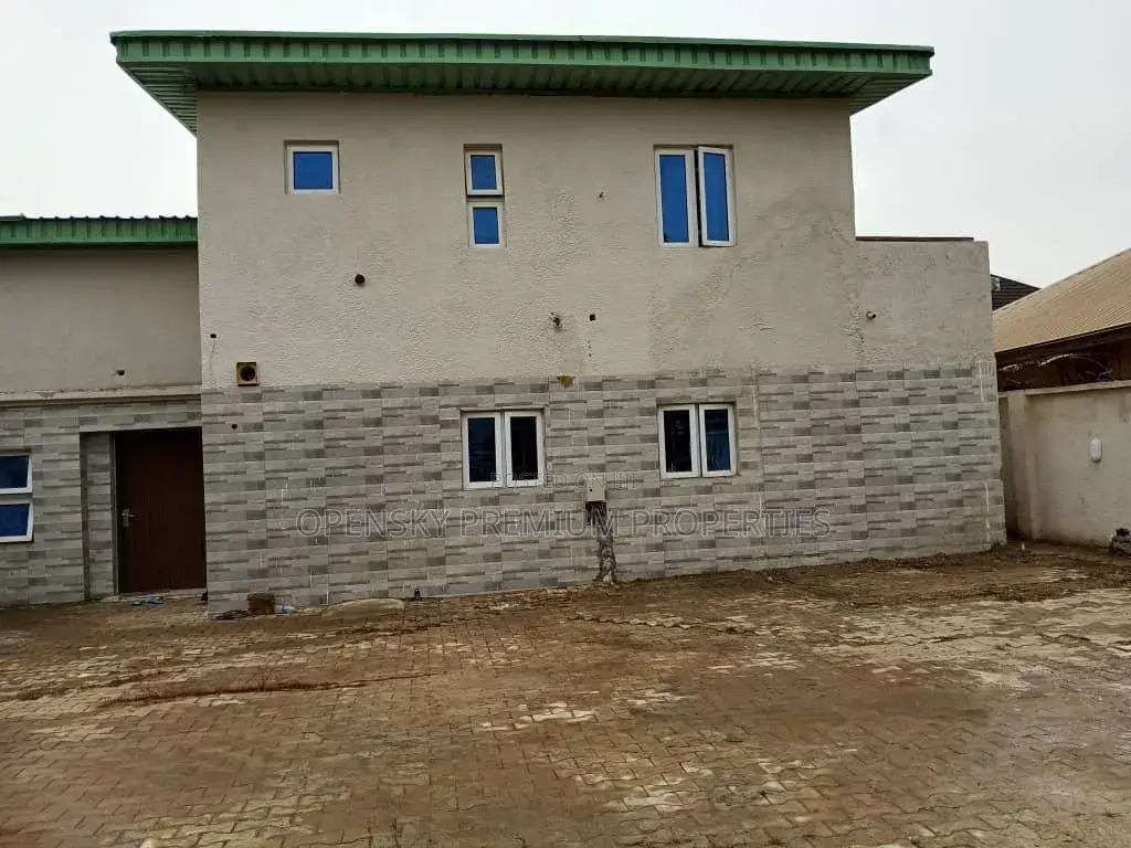 6bdrm Duplex in Zone 3 / Wuse for sale