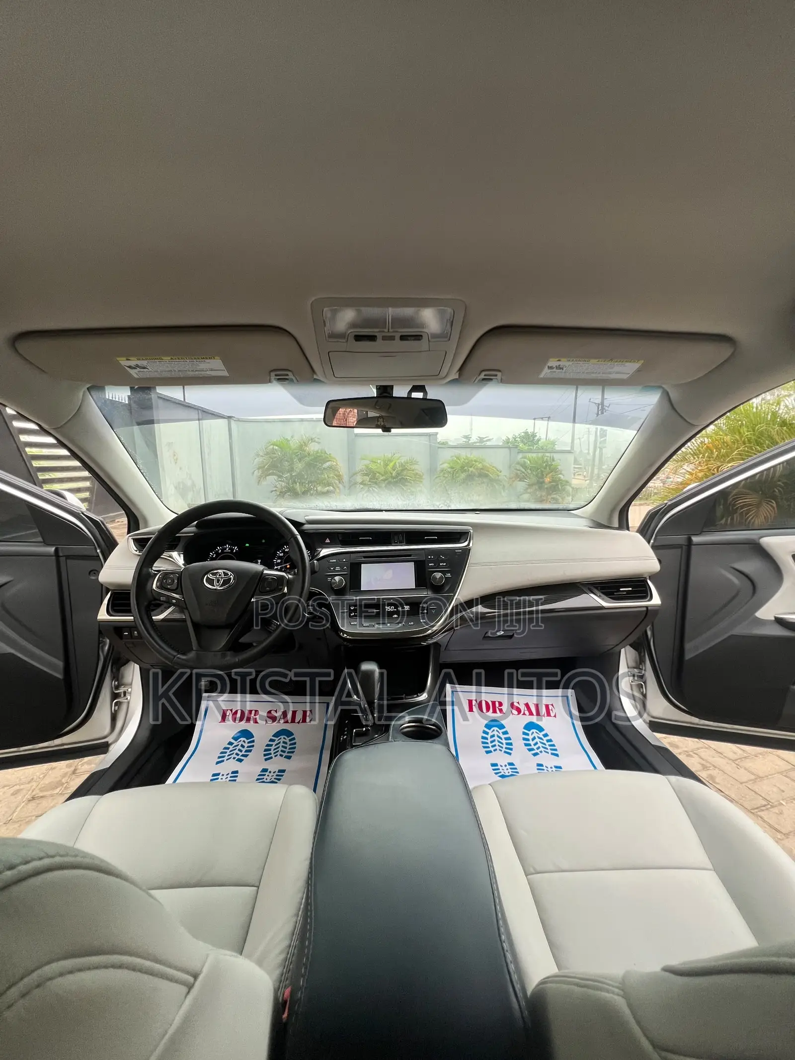 Toyota Avalon XLE Premium Sedan FWD (3.5L 6cyl 6A) 2013 Silver