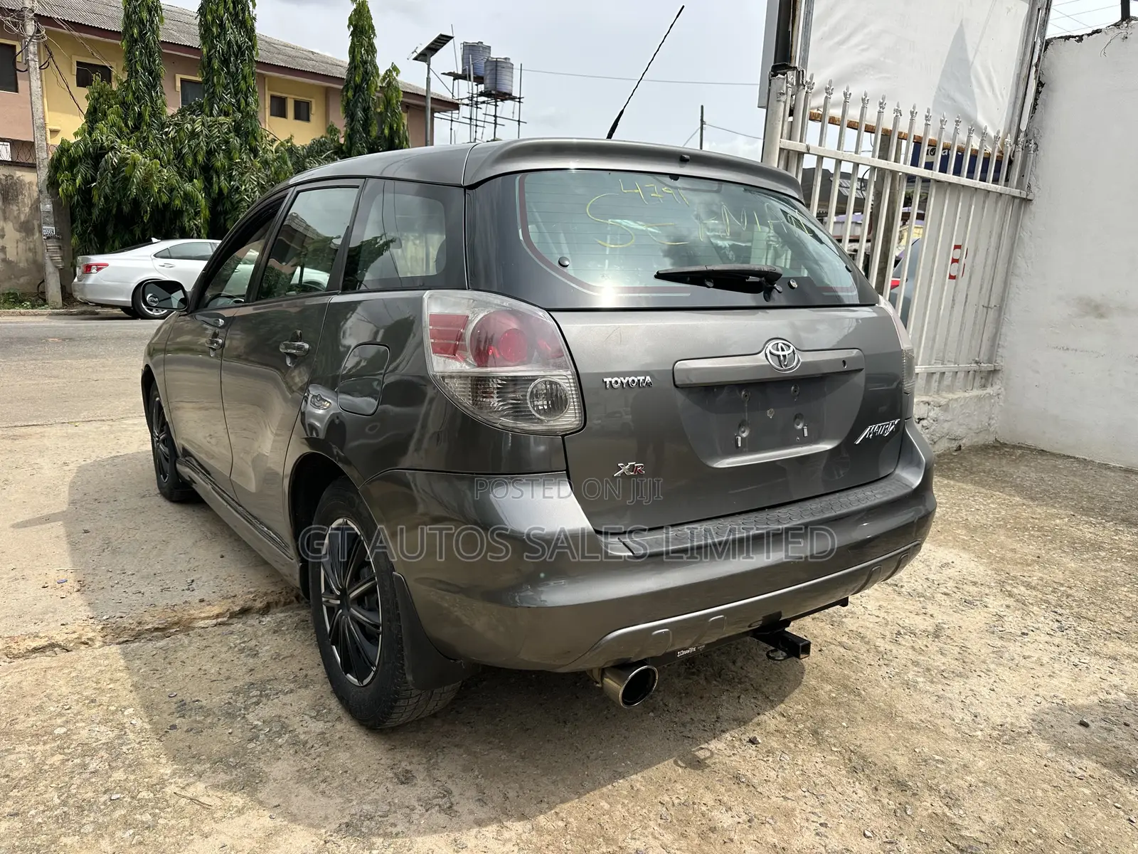 Toyota Matrix XR Hatchback FWD (1.8L 4cyl 4A) 2005 Gray