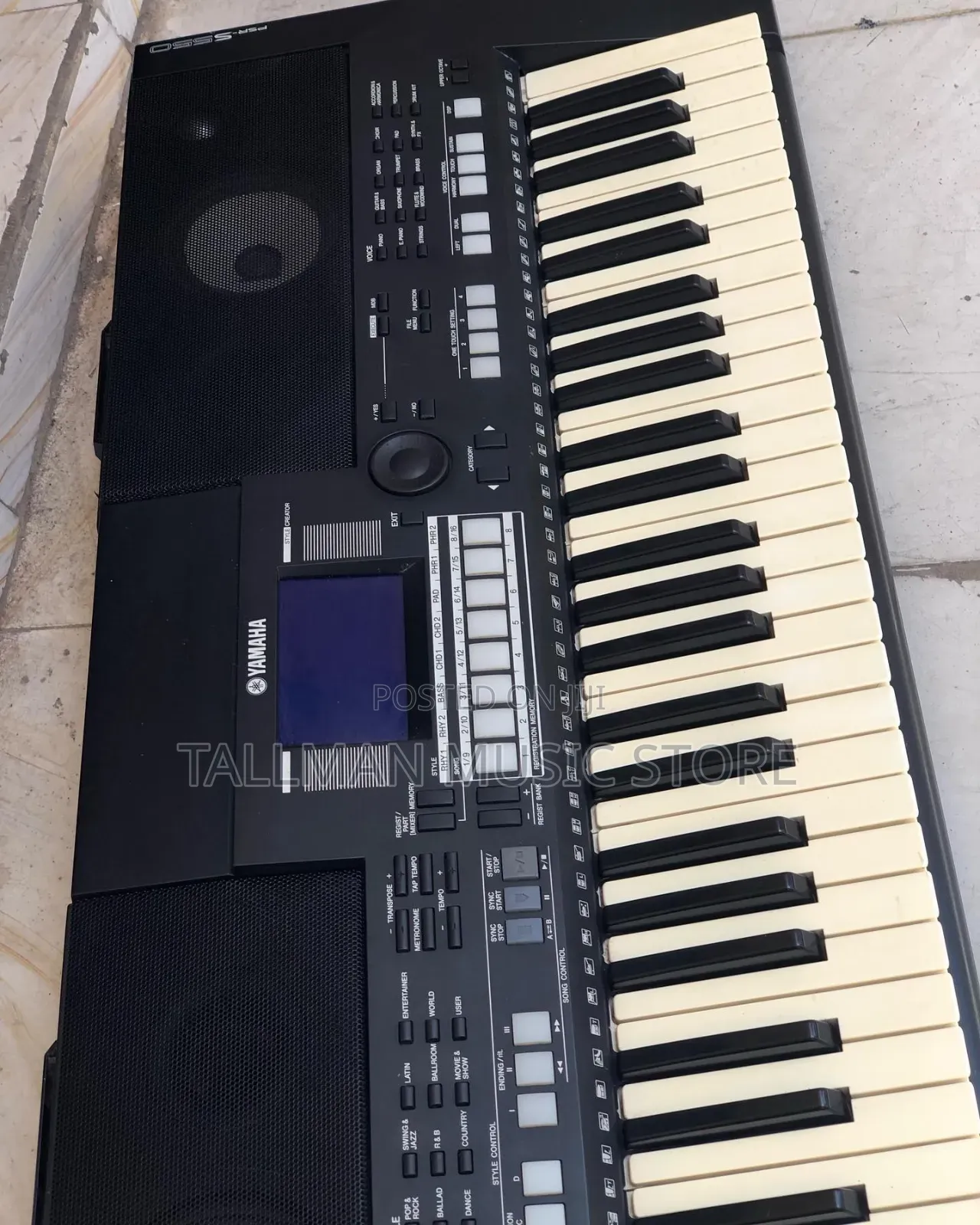 Yamaha PSR S-550