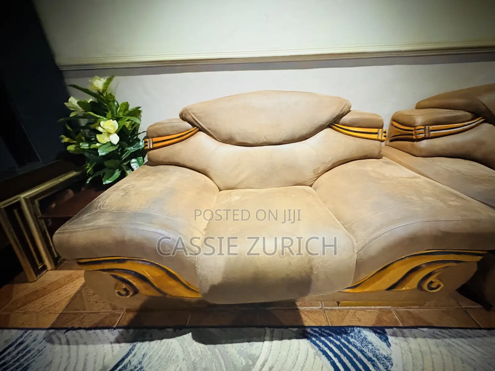 7 Seaters Chair Set With Free Throw Pillows