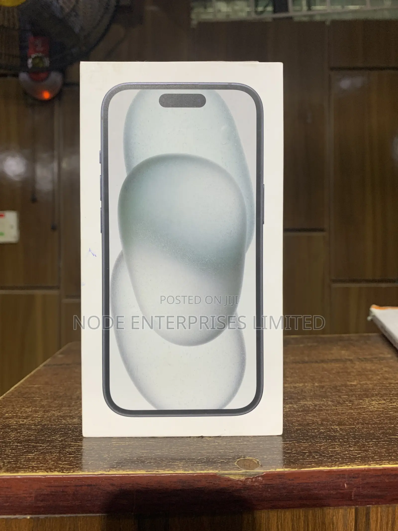 New Apple iPhone 15 128 GB Black