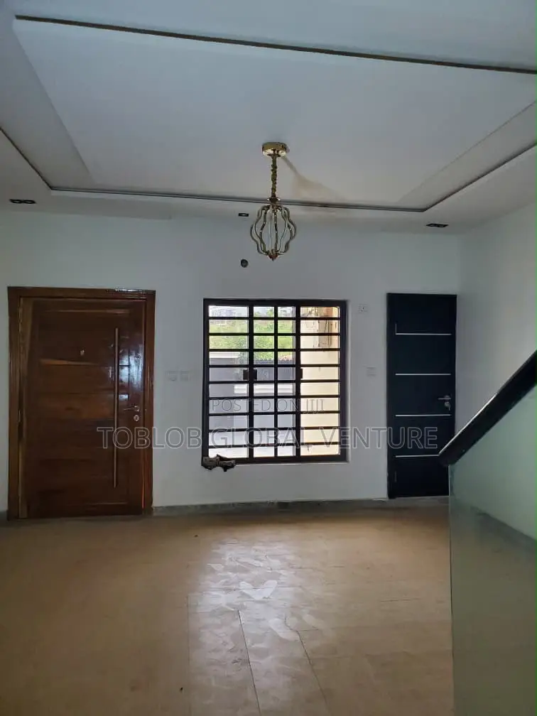 4bdrm Duplex in Carlton Gate Estate, Akobo for rent
