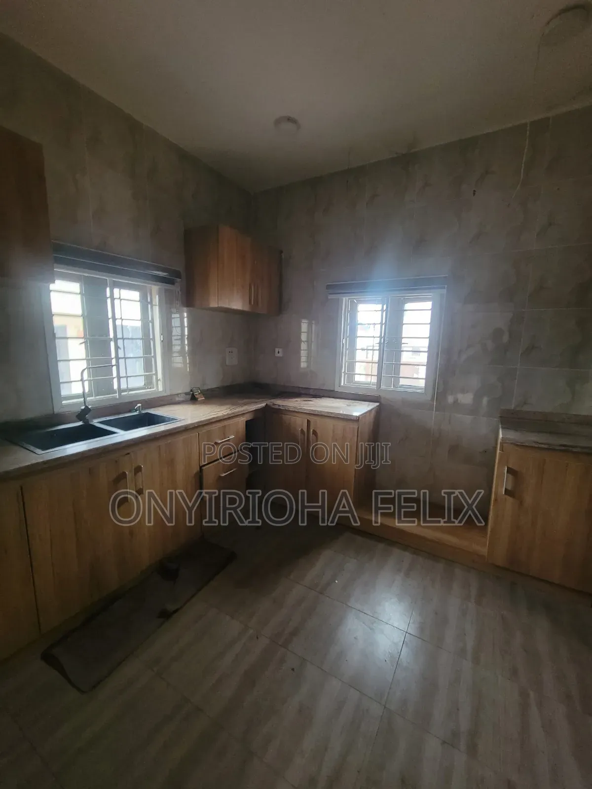 2bdrm Block of Flats in Lugbe Close To, Kiami for rent