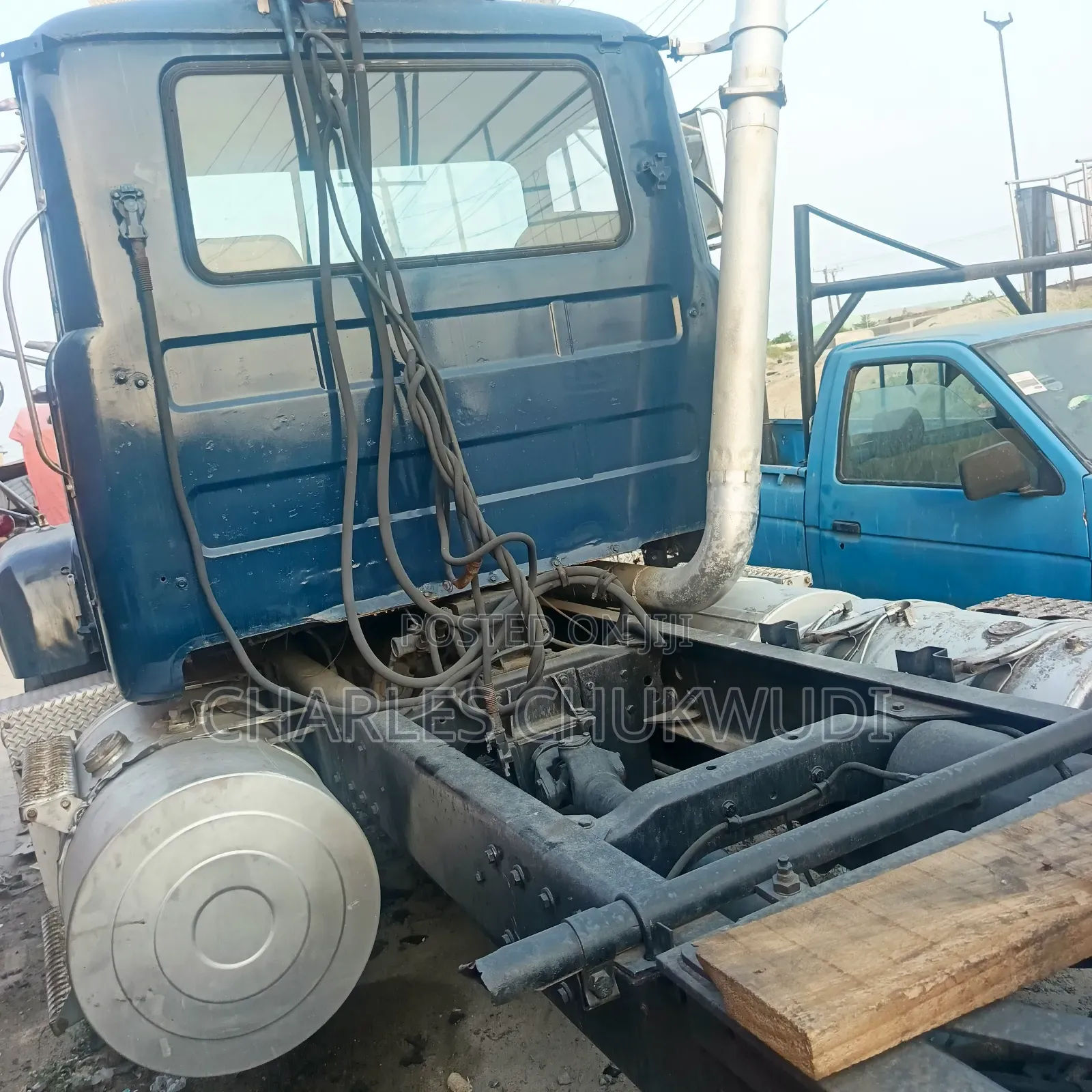 R Model Mack With V8 Engine