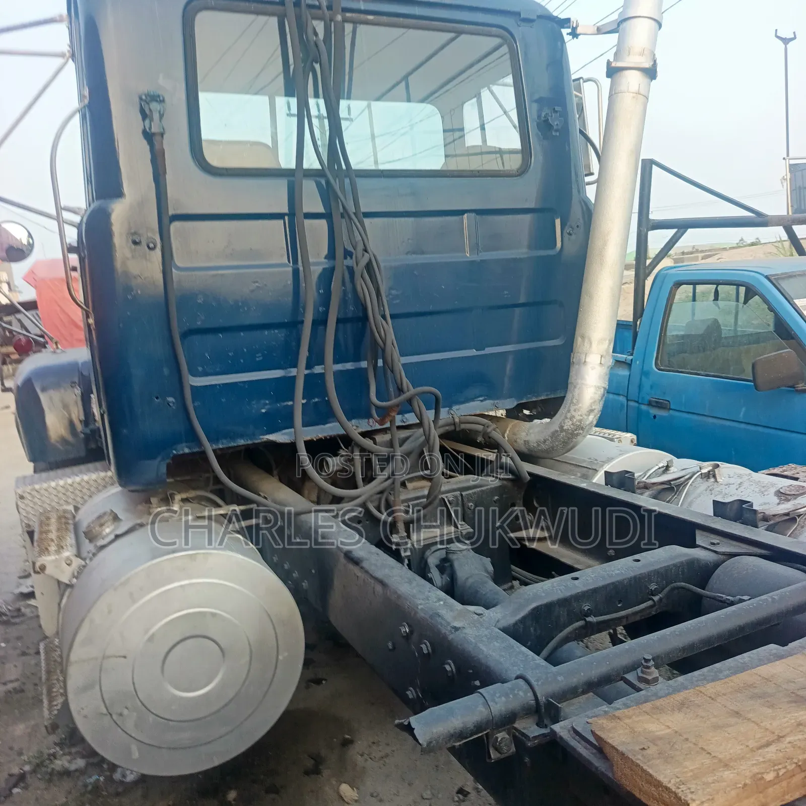 R Model Mack With V8 Engine
