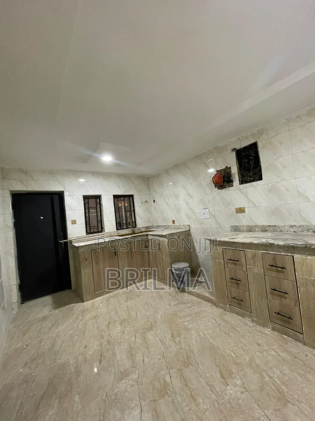 4bdrm Block of Flats in Wuse 2 for rent