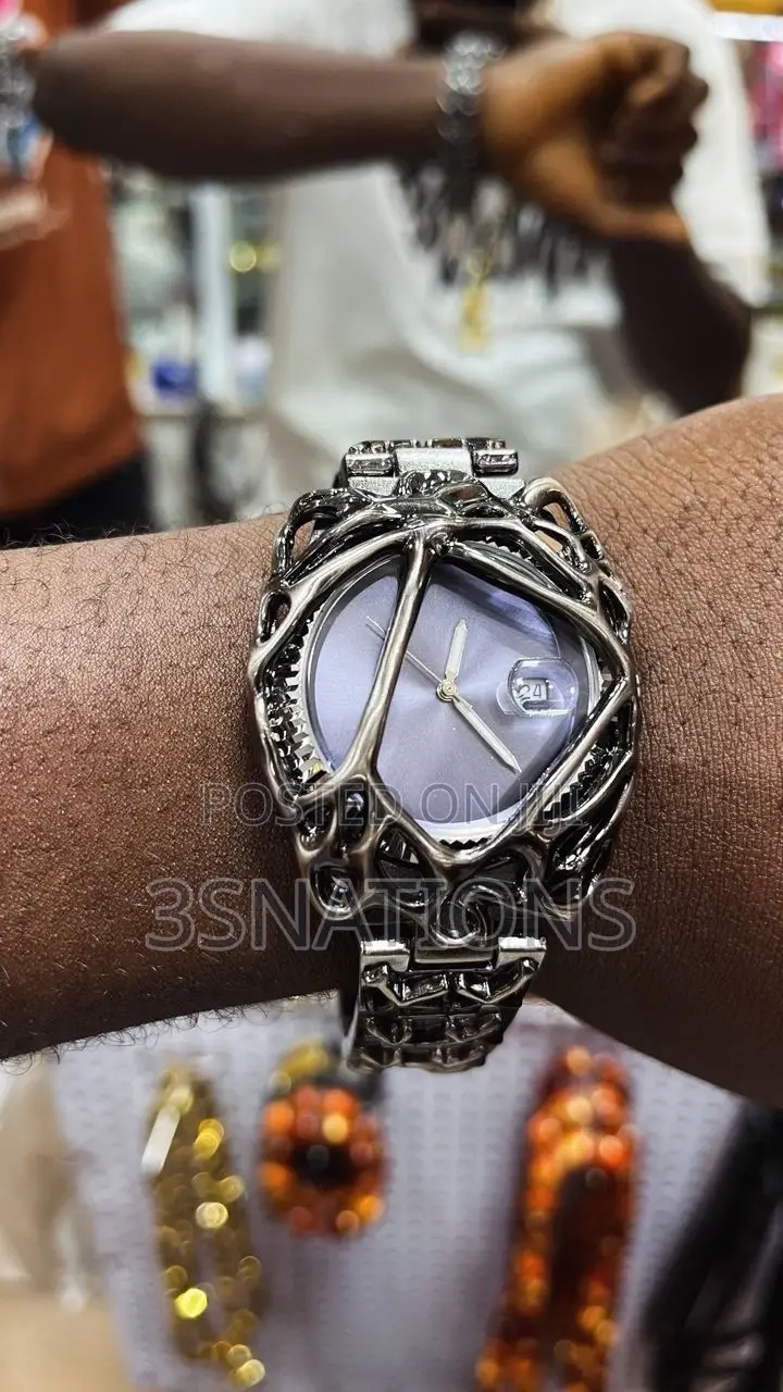 Gothic Thorn Luxury Watch – Bold Unique Design