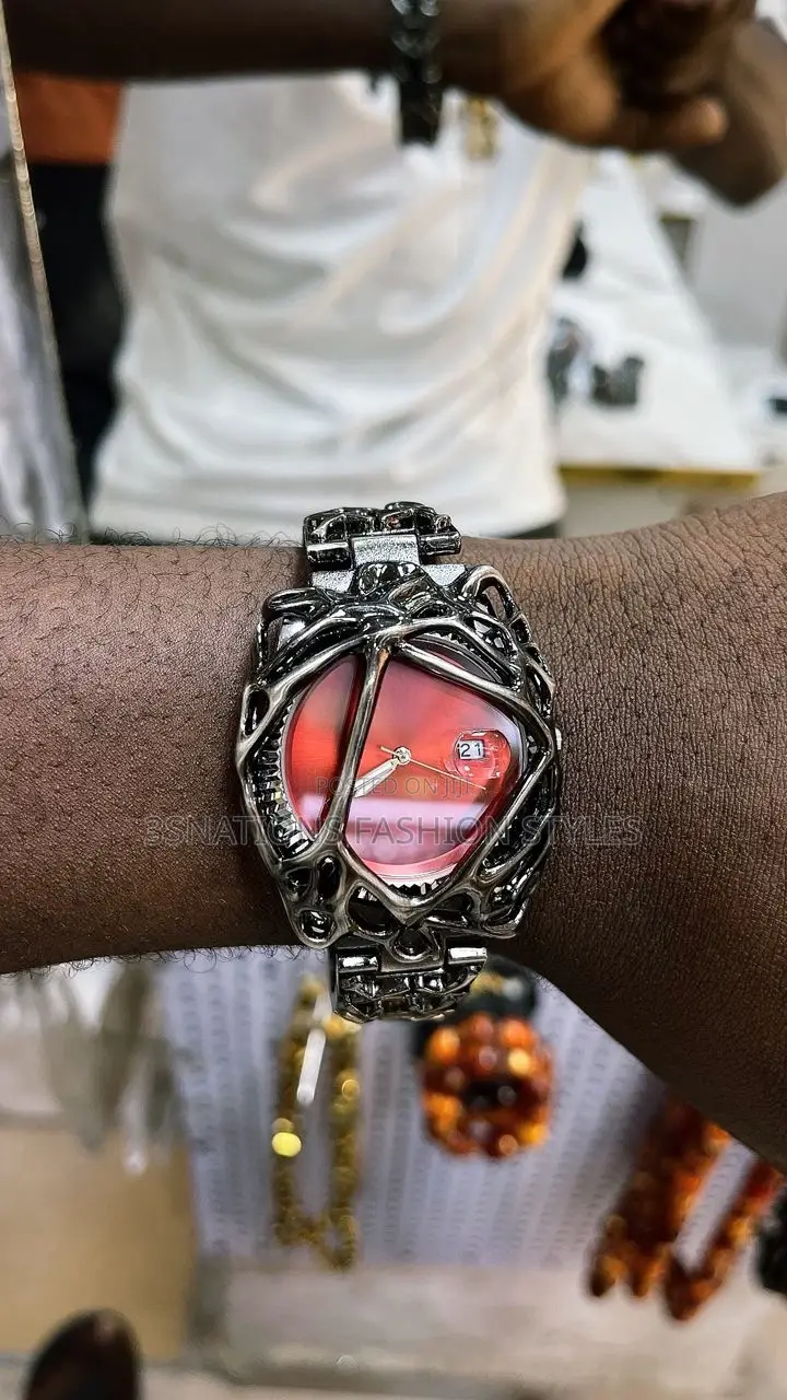 Gothic Thorn Luxury Watch – Bold Unique Design