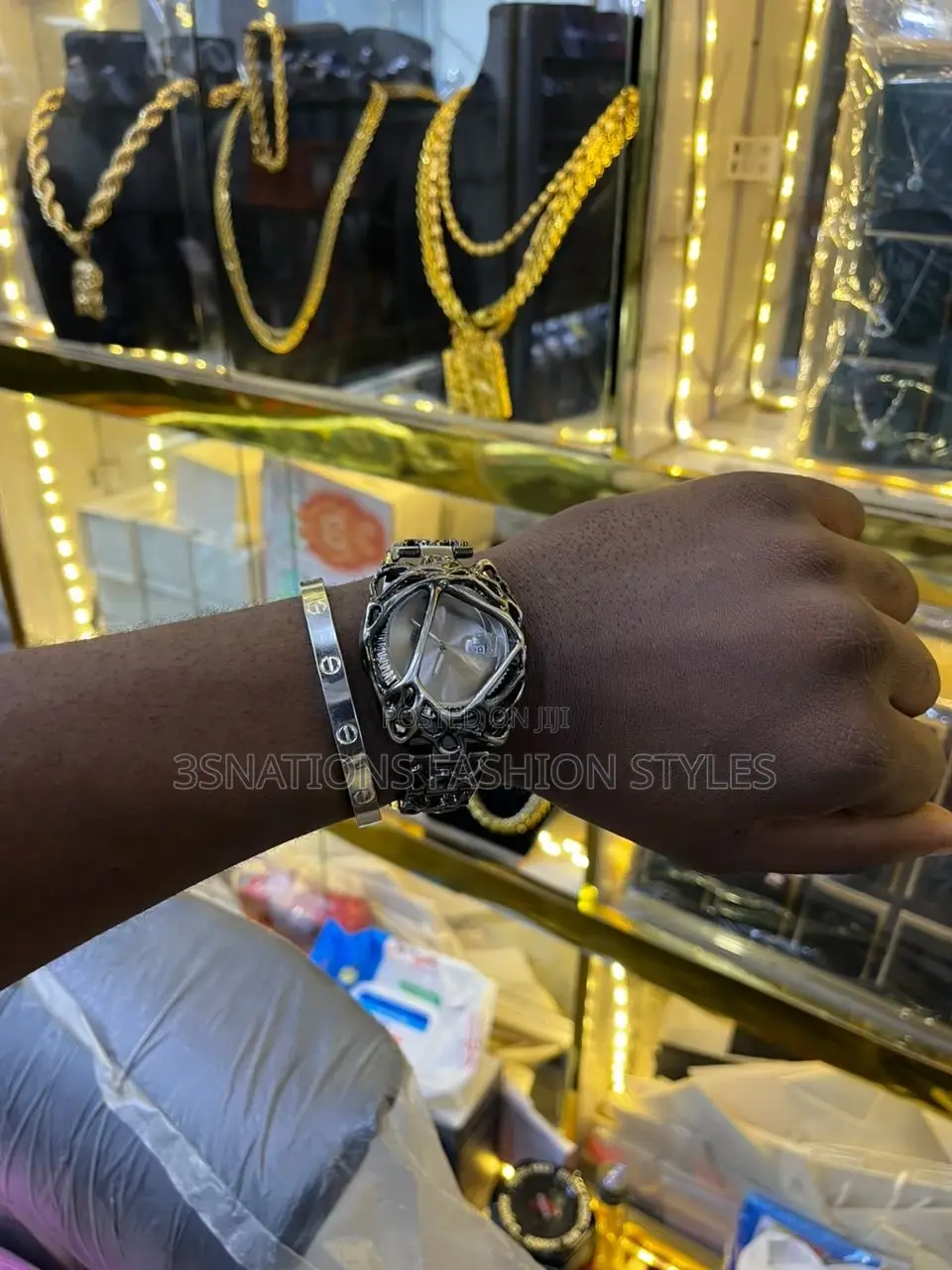 Gothic Thorn Luxury Watch – Bold Unique Design