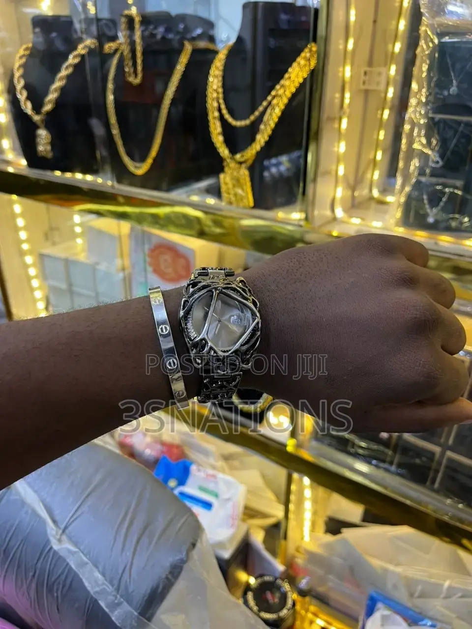 Gothic Thorn Luxury Watch – Bold Unique Design