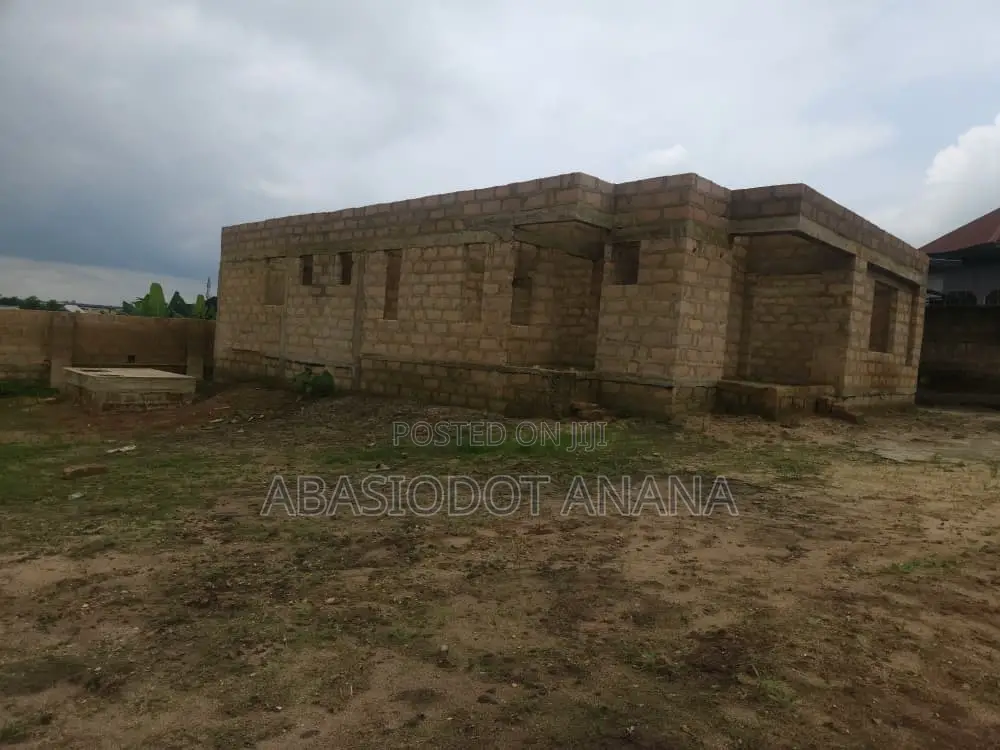 2bdrm Bungalow in Oron Road By Gifto, Uyo for sale
