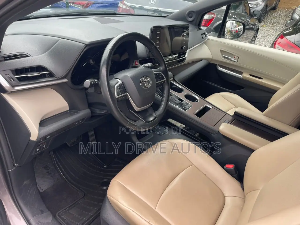 Toyota Sienna XLE 2022 Gray