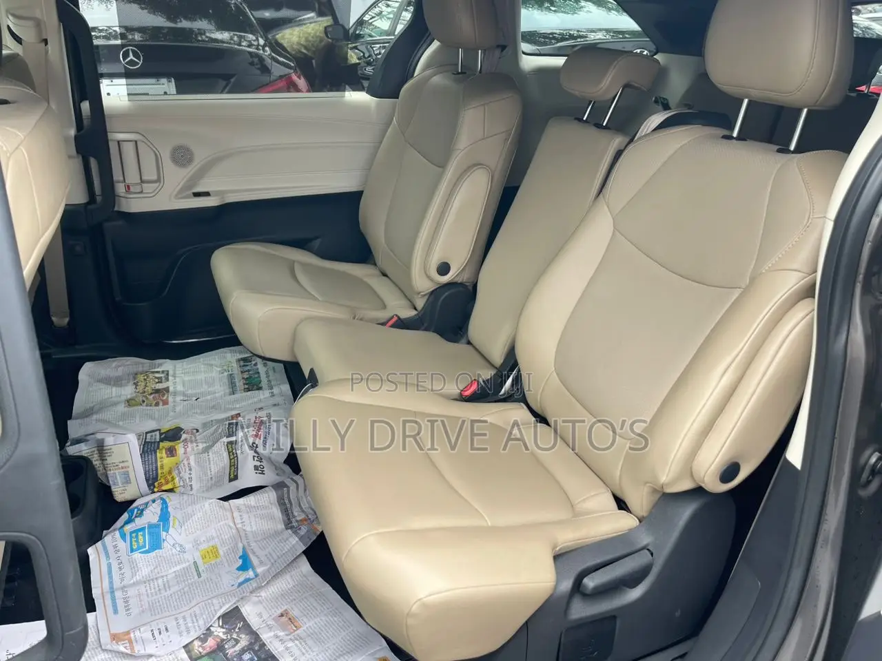Toyota Sienna XLE 2022 Gray