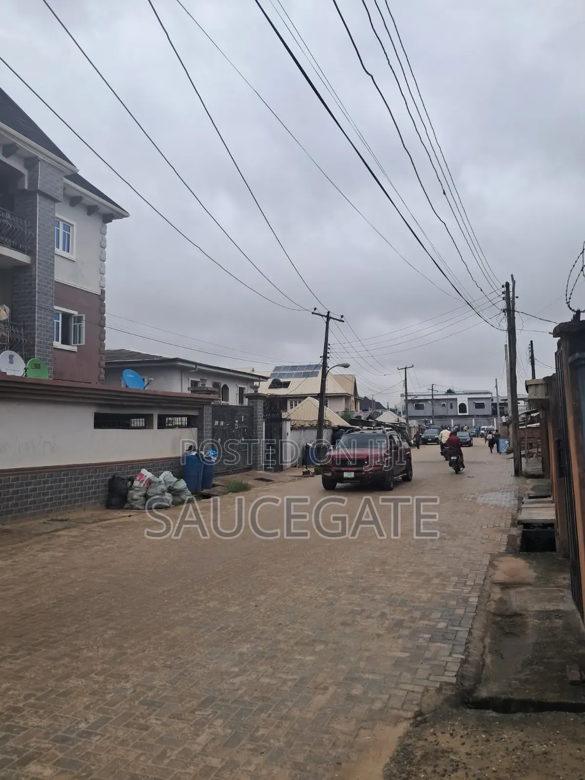 3bdrm Block of Flats in Redgate, Satellite Town for sale