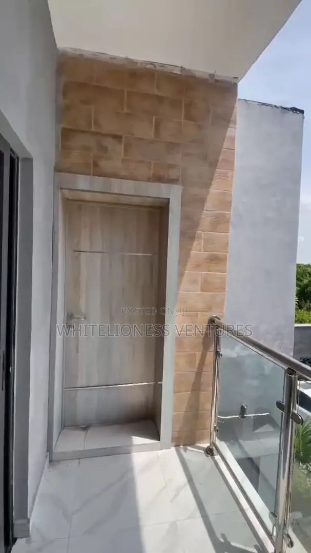 Furnished 4bdrm Duplex in Fara Park, Sangotedo for sale