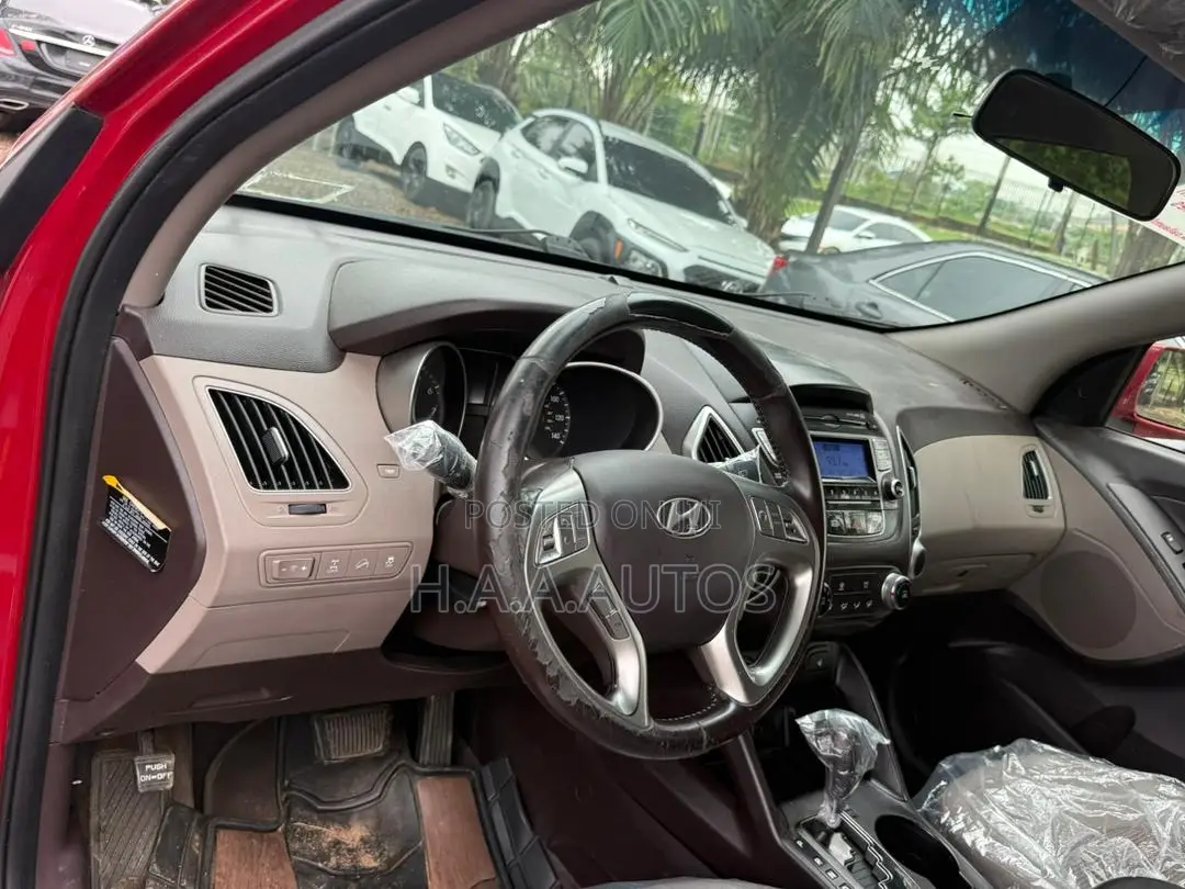 Hyundai Tucson 2012 Red