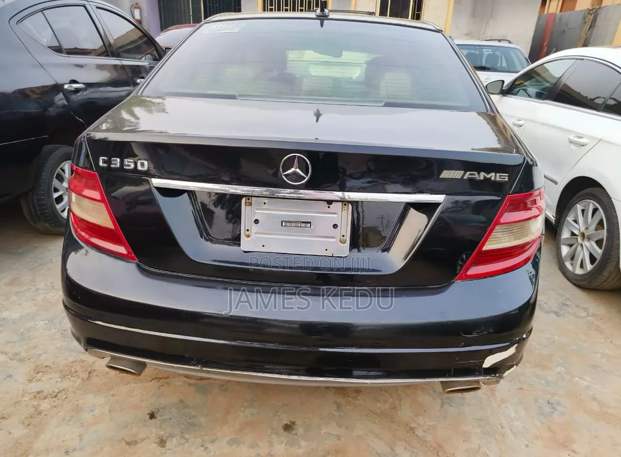 Mercedes-Benz C300 2010 Black
