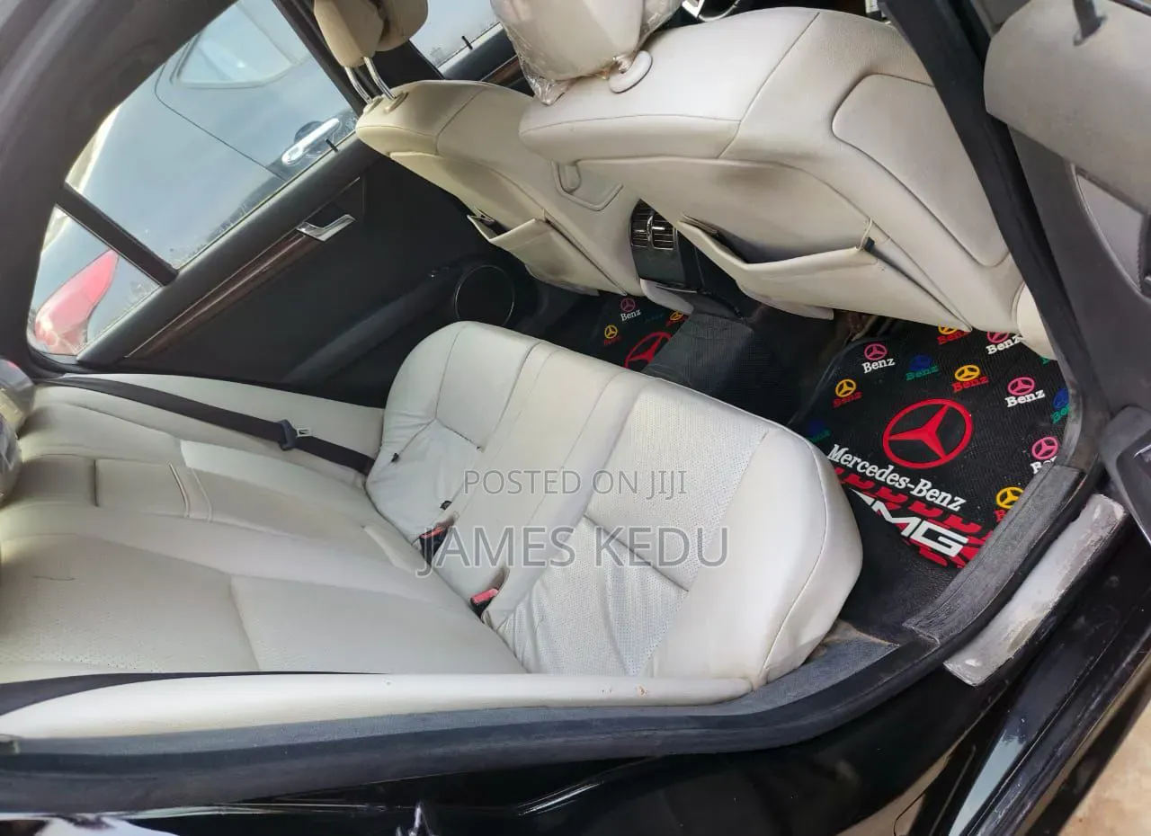 Mercedes-Benz C300 2010 Black