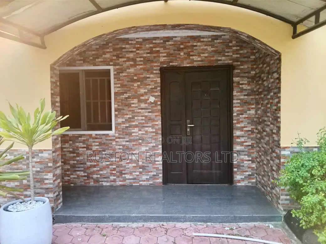 4bdrm Duplex in Lekki County Homes, Ikota for rent