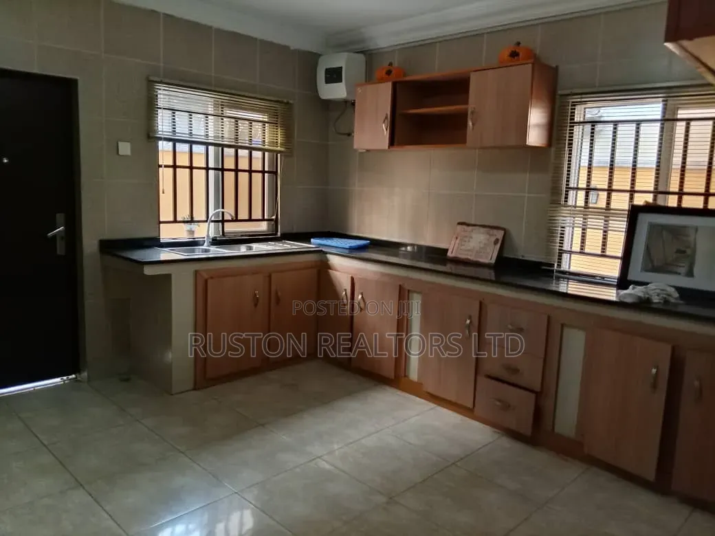 4bdrm Duplex in Lekki County Homes, Ikota for rent