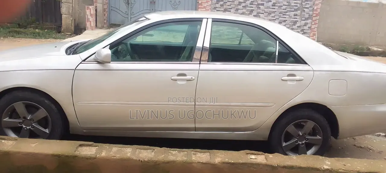 Toyota Camry 2004 Silver