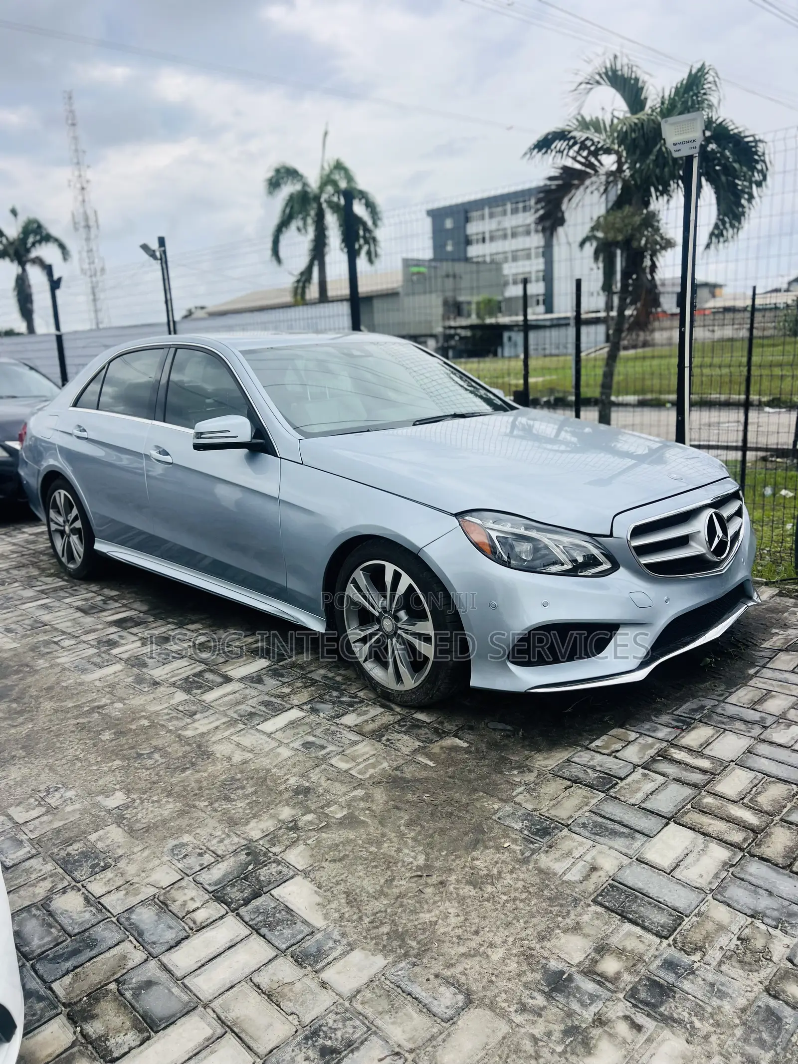 Mercedes-Benz E350 Base 4Matic Sedan AWD (3.5L 6cyl 7A) 2016 Blue