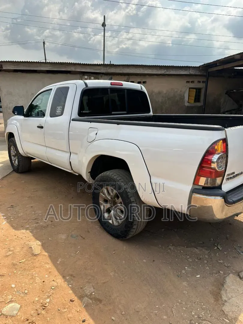 Toyota Tacoma TRD PRO V6 4dr Access Cab 4WD 6.1 ft. SB (4.0L 6cyl 5A)