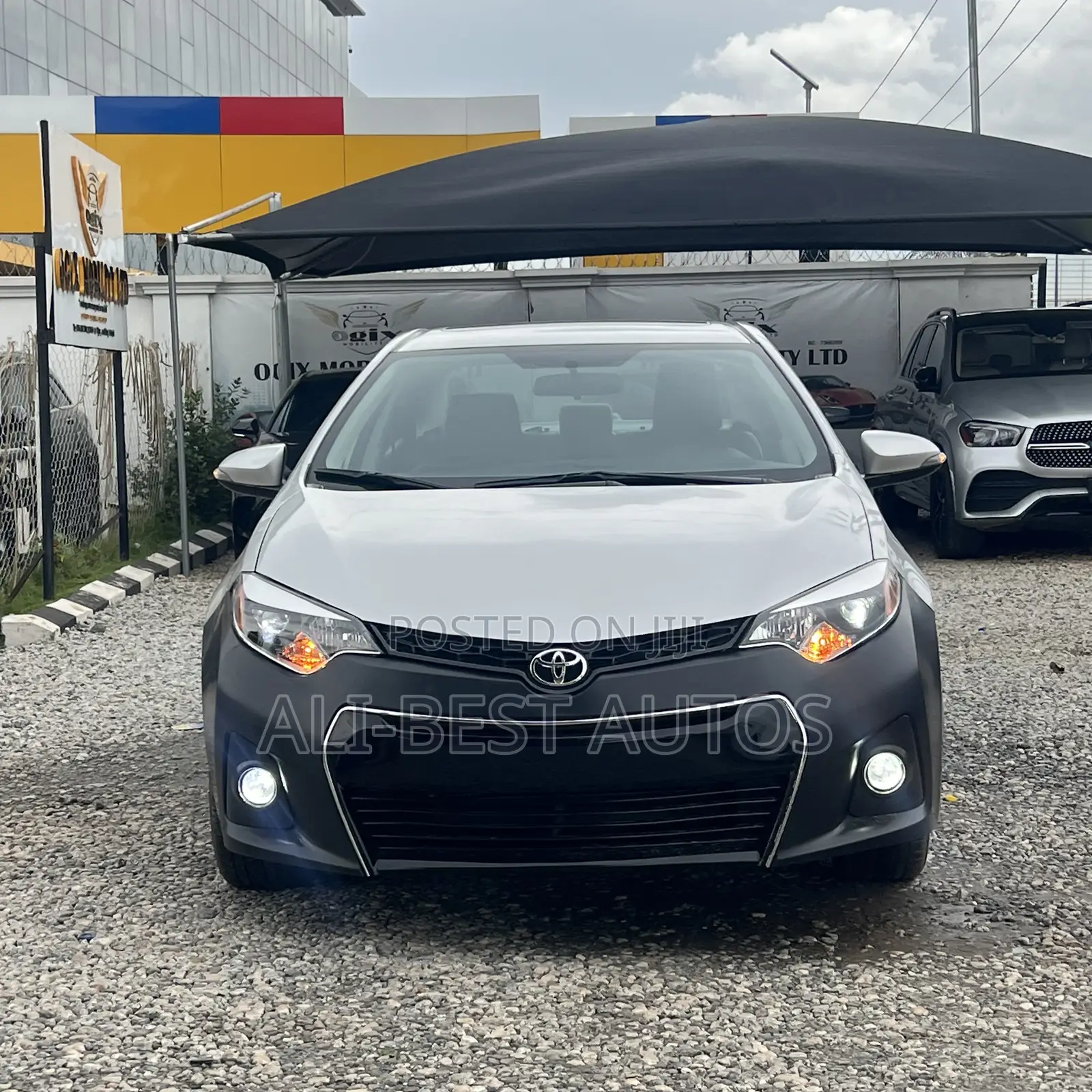 Toyota Corolla SE Special Edition 4dr Sedan (1.8L 4cyl CVT) 2017 Silver
