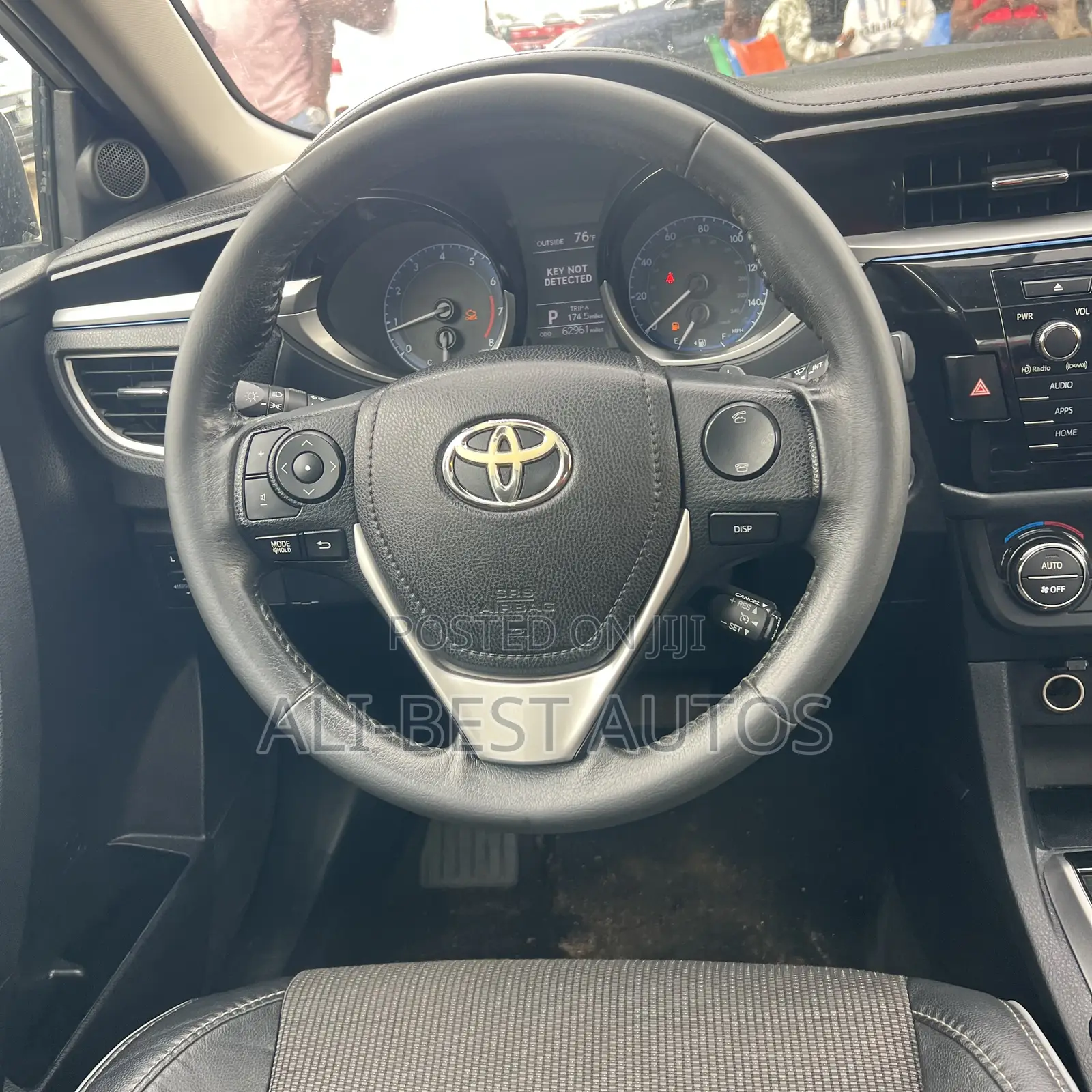 Toyota Corolla SE Special Edition 4dr Sedan (1.8L 4cyl CVT) 2017 Silver