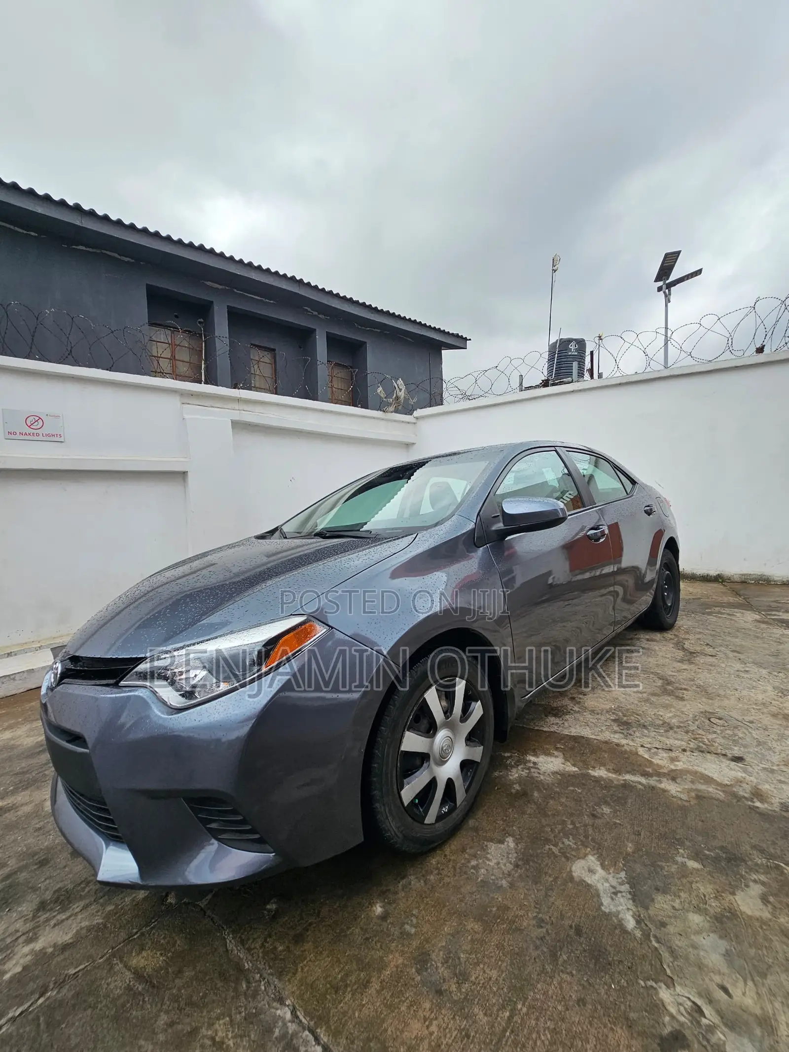 Toyota Corolla LE 4dr Sedan (1.8L 4cyl CVT) 2016 Gray