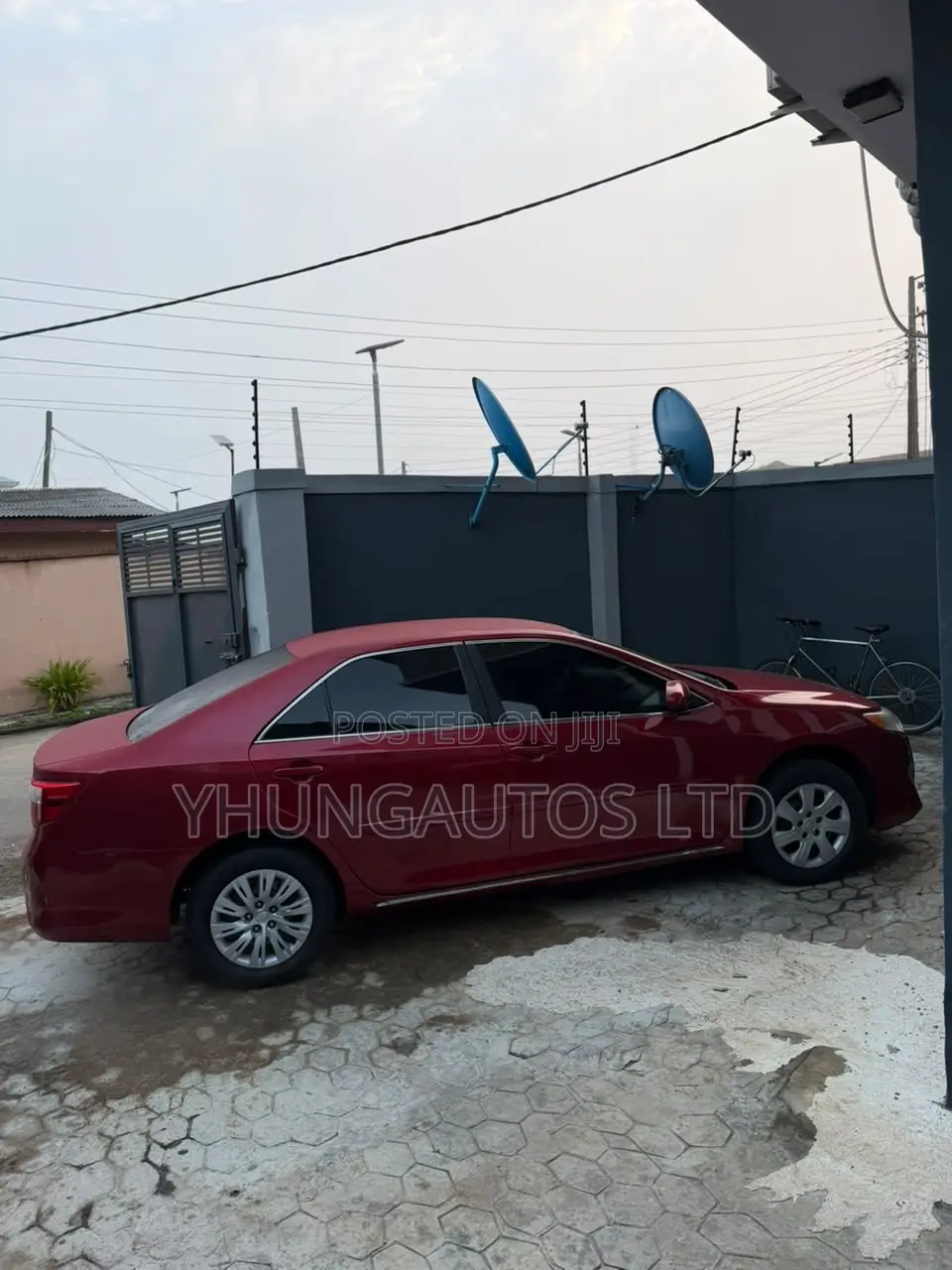 Toyota Camry LE 4dr Sedan (2.5L 4cyl 6A) 2013 Red