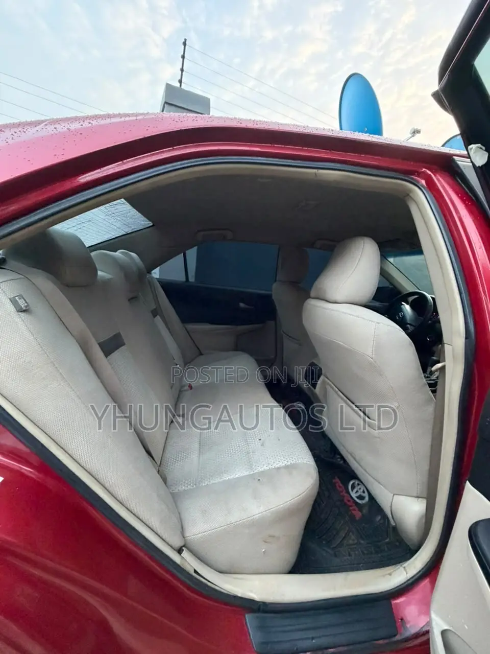 Toyota Camry LE 4dr Sedan (2.5L 4cyl 6A) 2013 Red