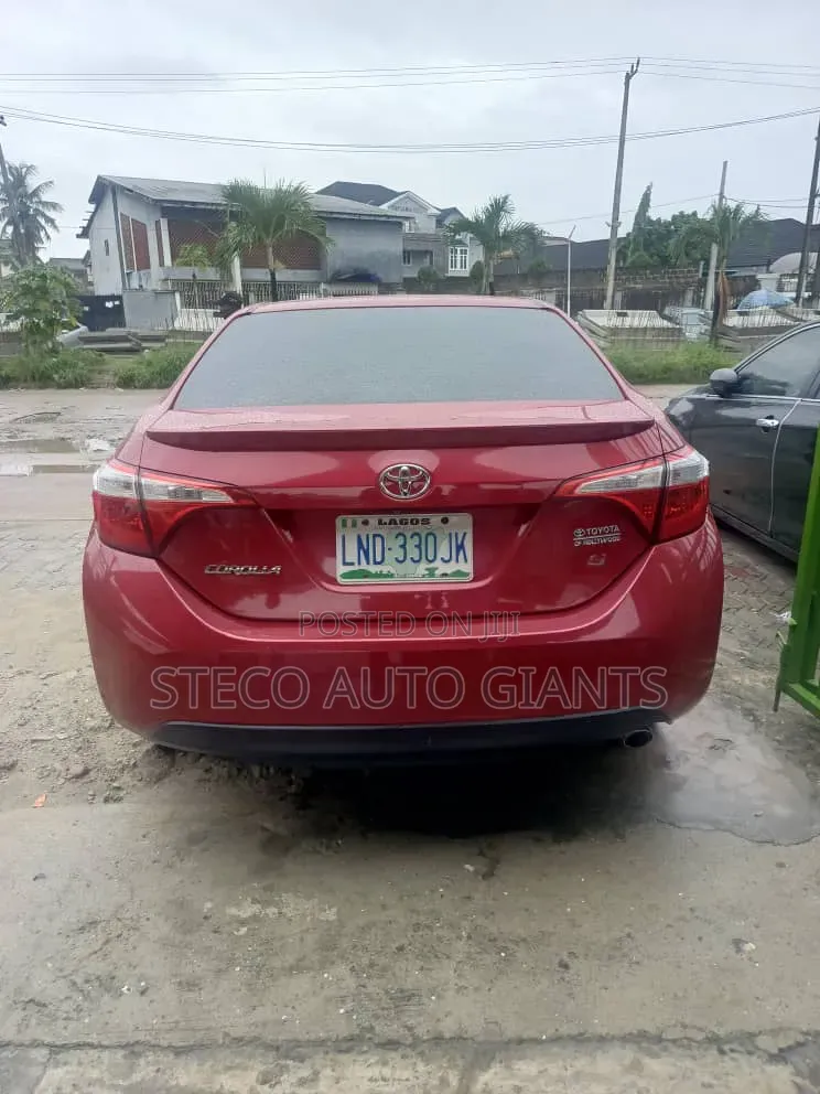 Toyota Corolla 2018 Red