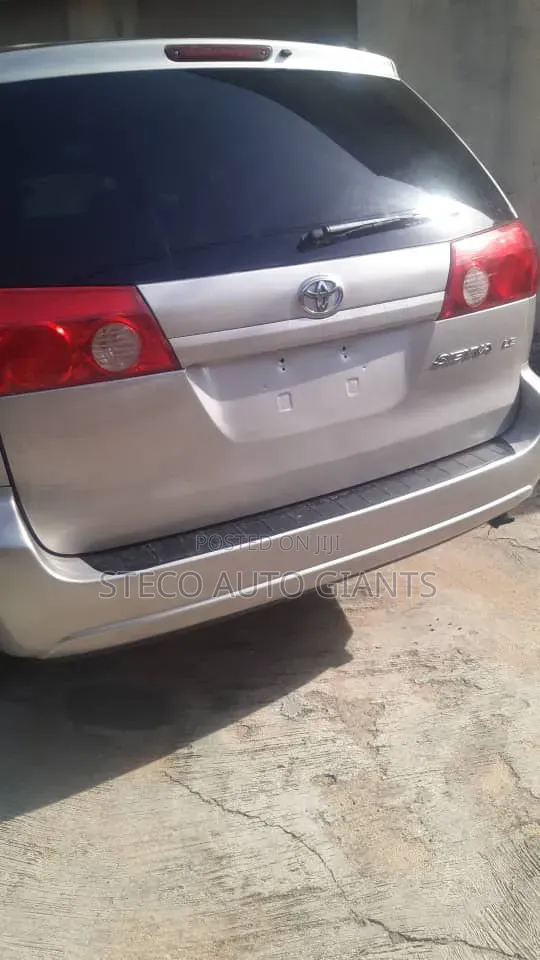 Toyota Sienna 2006 Silver