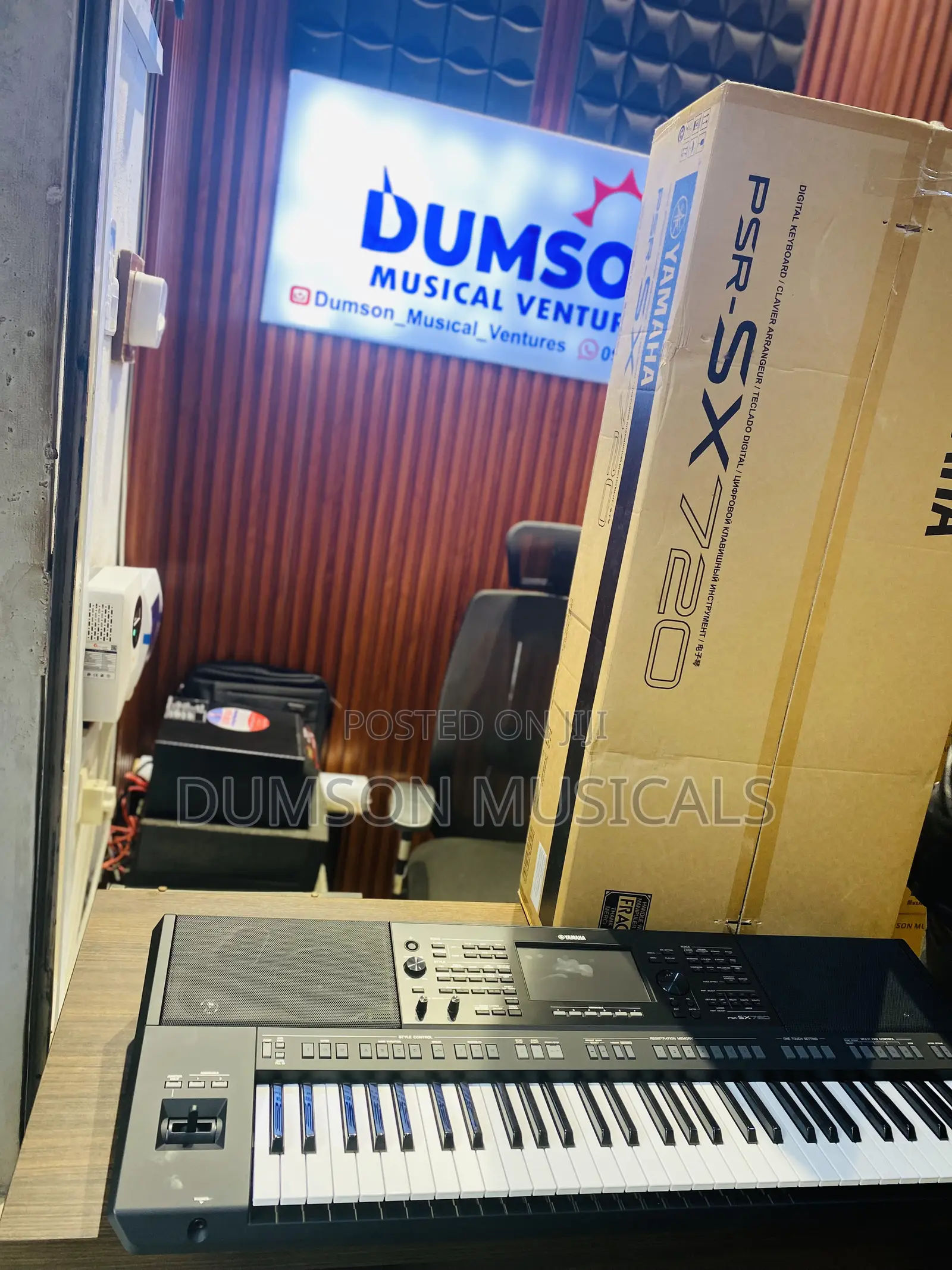 Yamaha PSR-Sx720 61-Key Arranger Workstation Keyboard