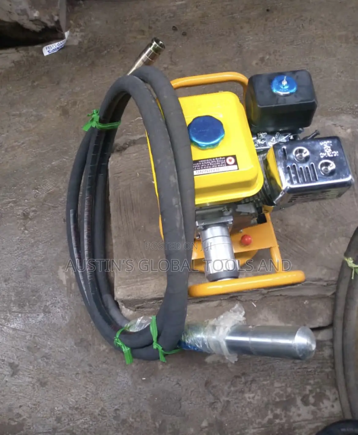 Petrol-powered Concrete Poker Vibrator Machine