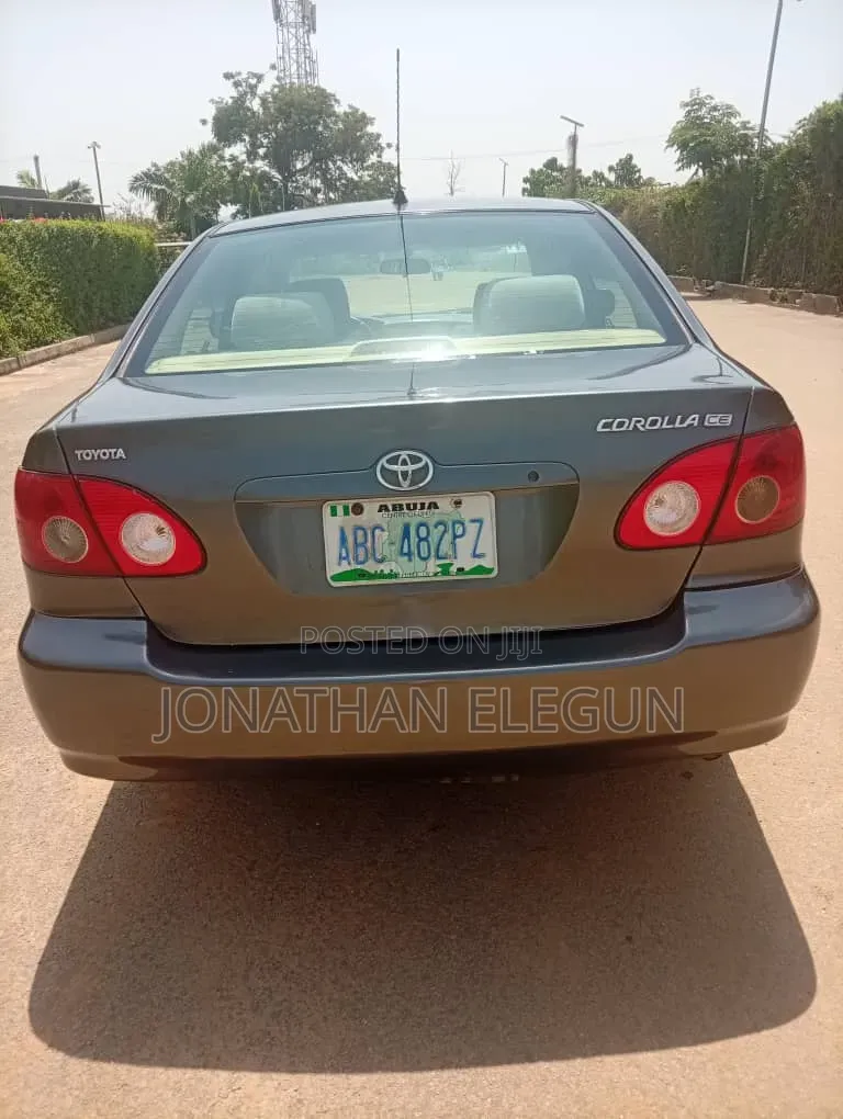 Toyota Corolla LE 2006 Gray