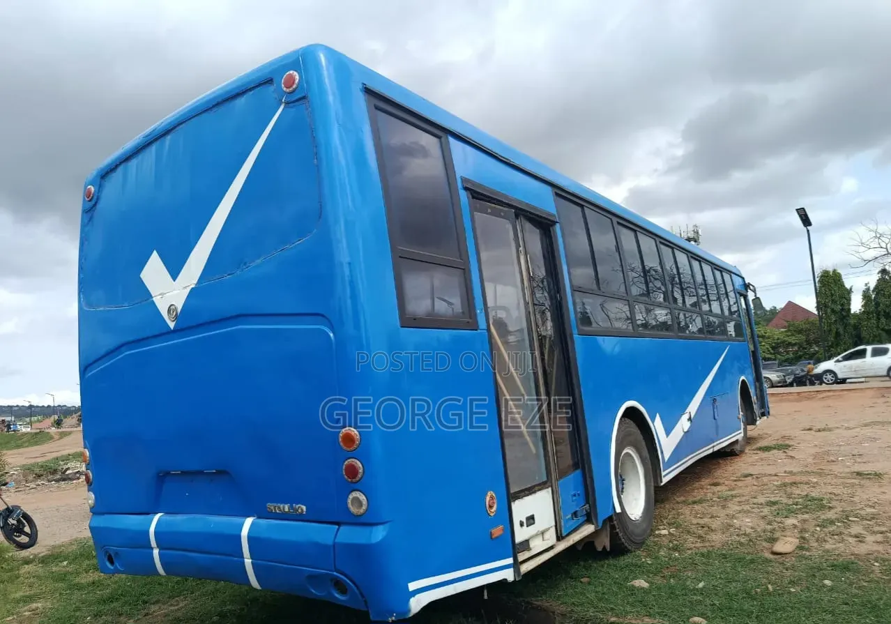 Scania Touring 2004 Blue