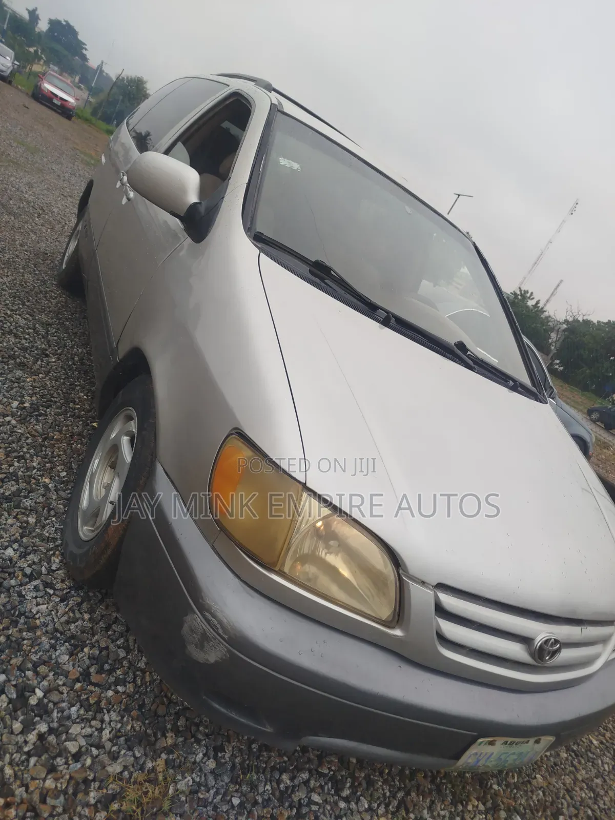 Toyota Sienna 2000 Silver