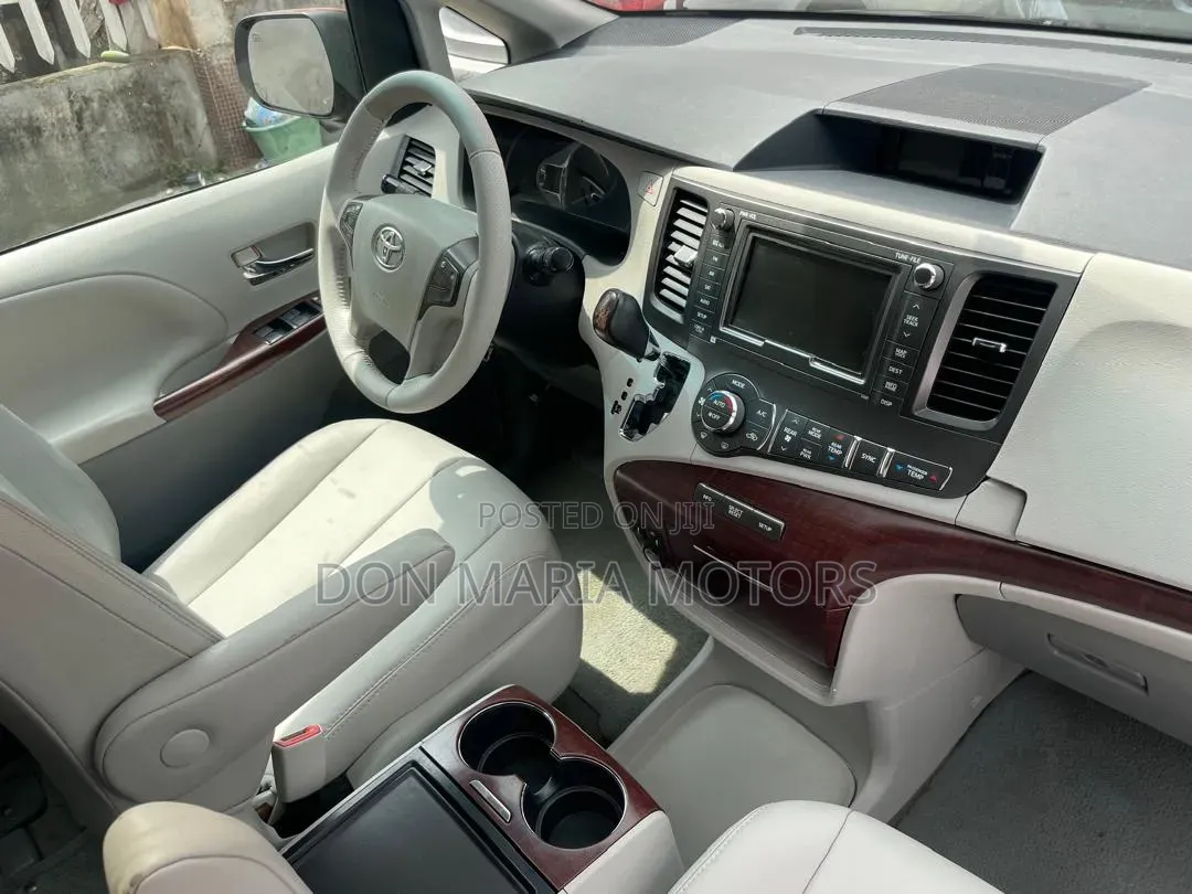 Toyota Sienna XLE 7 Passenger 2012 Burgundy