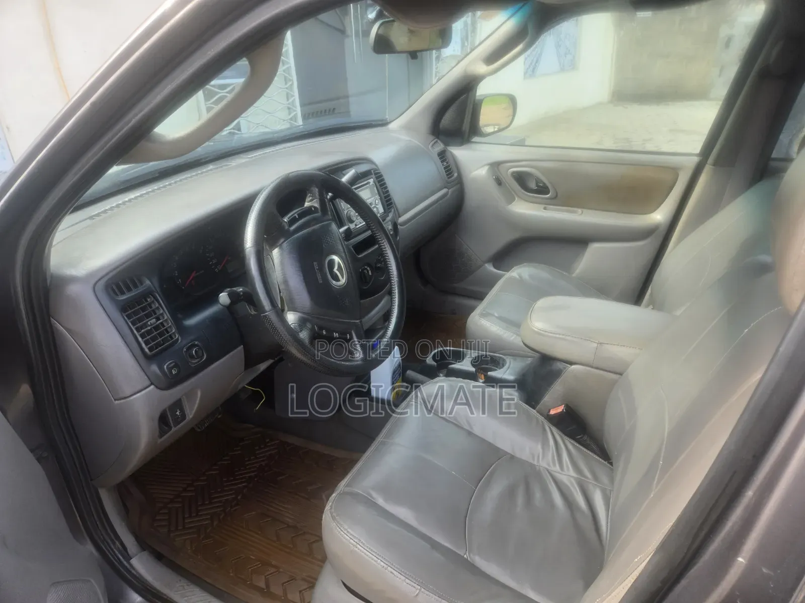 Mazda Tribute 2025 Gray