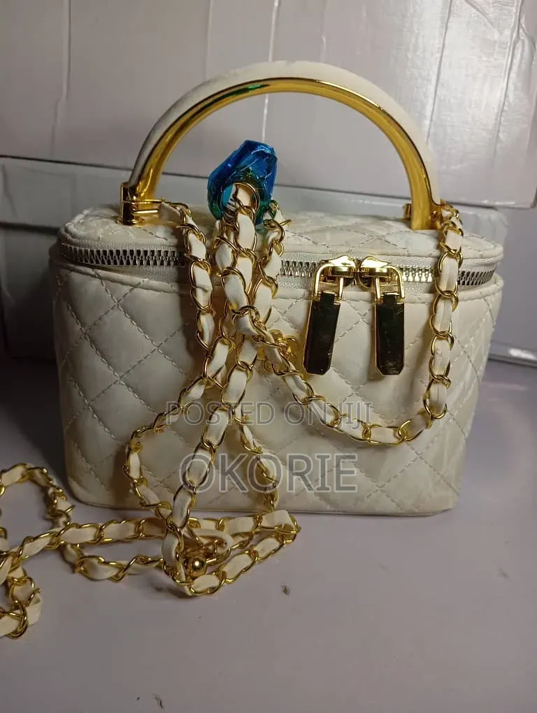 Women's New Stylish Diamond Patterned Cosmetics Box Bag Chain Strap