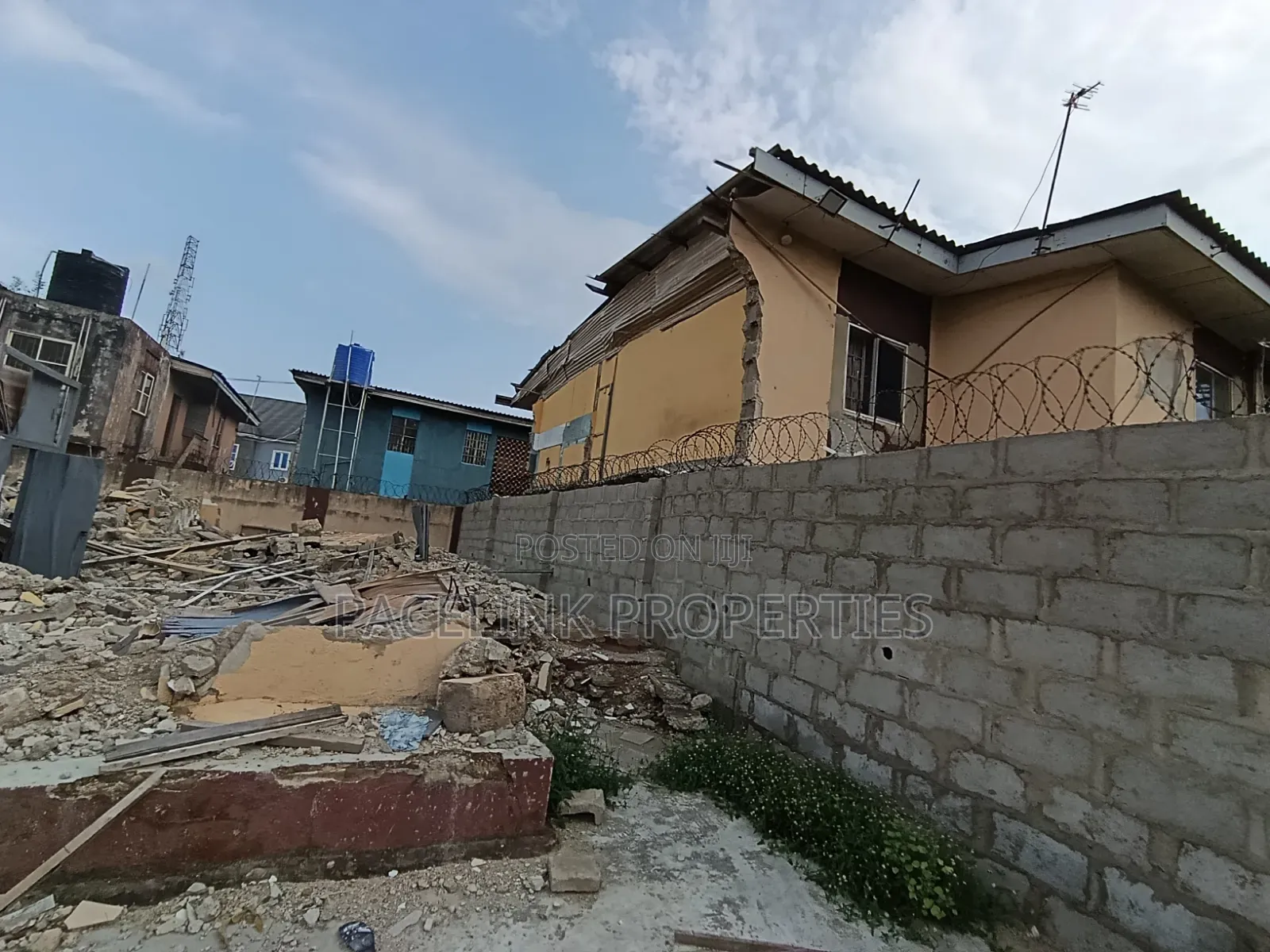 Full Plot of Land in a Close Good for Residential or Commercial